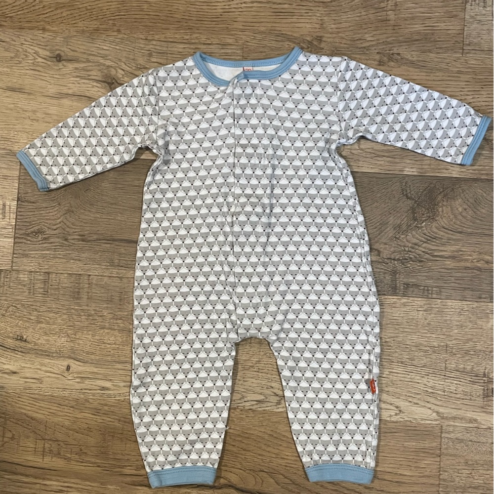 Smart close coveralls by magnificent baby